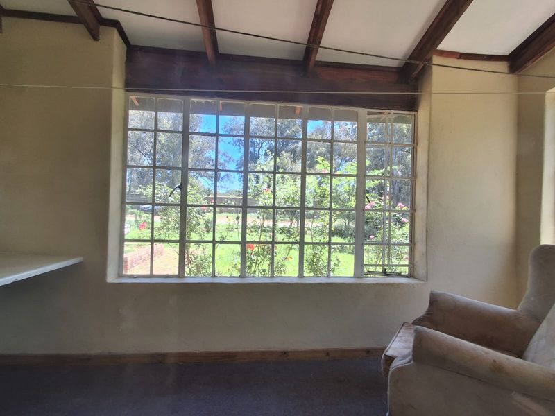 A Slight Fixer Upper with loads of potential in Henley on klip, Meyerton. - Photo 7