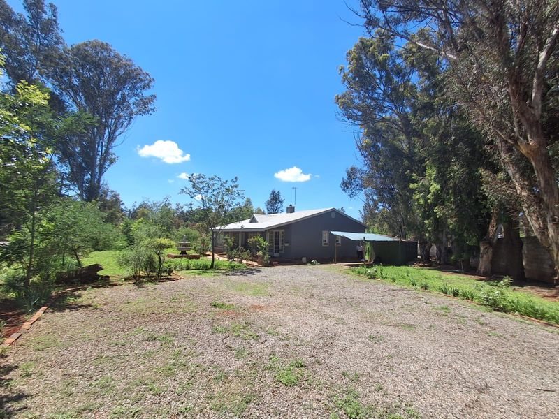 A Slight Fixer Upper with loads of potential in Henley on klip, Meyerton. - Photo 4