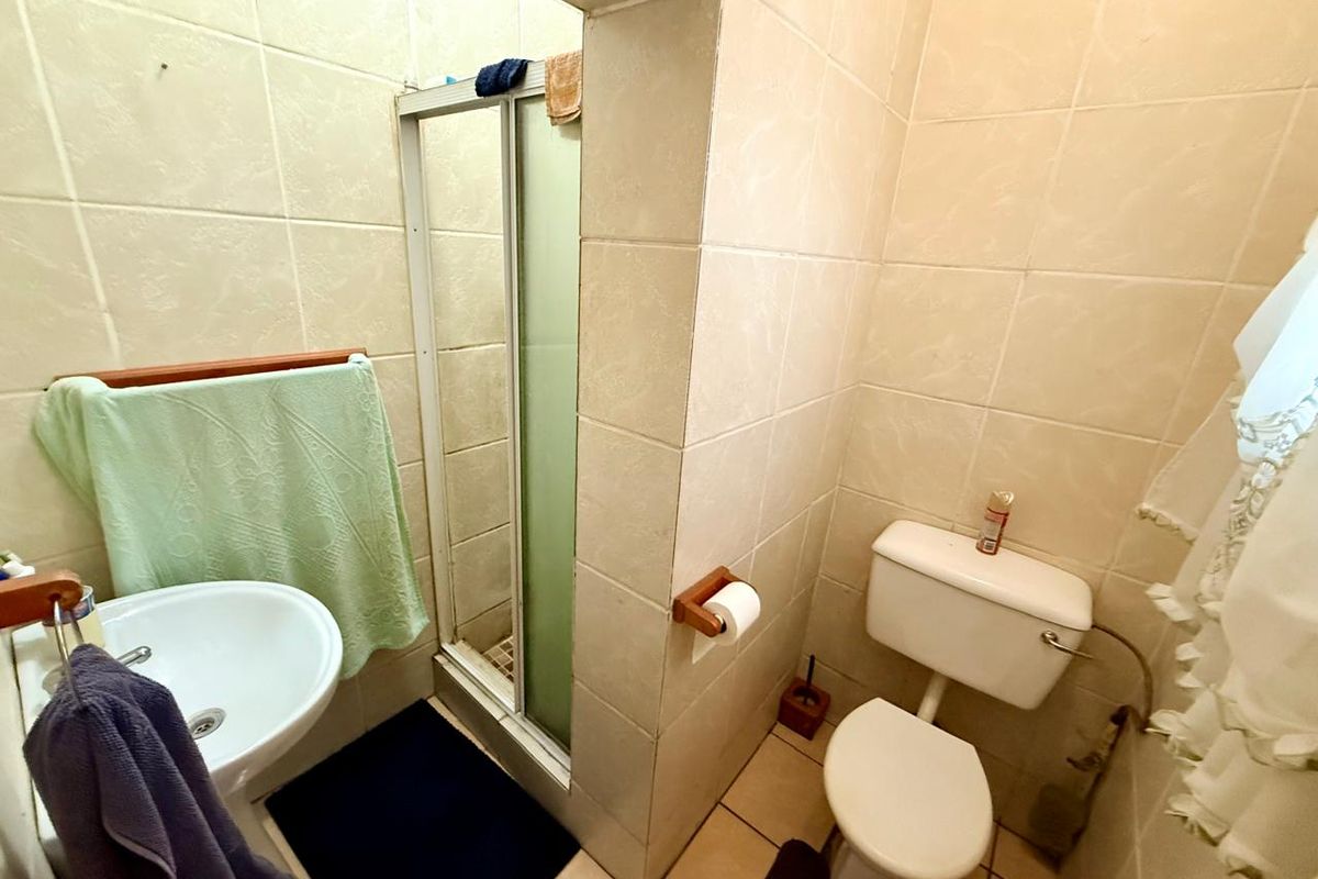 Cosy 2-Bedroom Home for Sale in Rothdene, Meyerton! - Photo 4