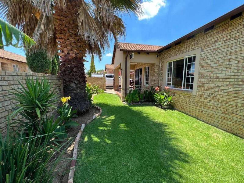 Absolute Stunning Townhouse for Sale in Sasolburg! - Photo 7
