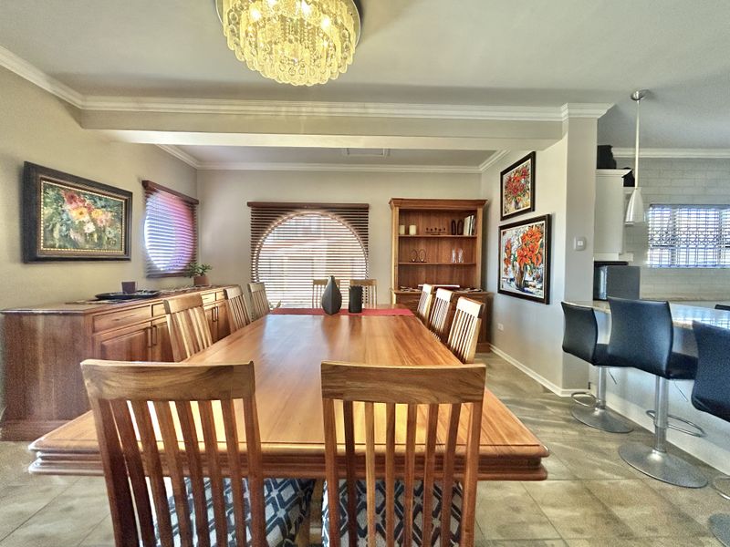 Contemporary Home with flatlet and Exceptional Sea Views - Photo 7