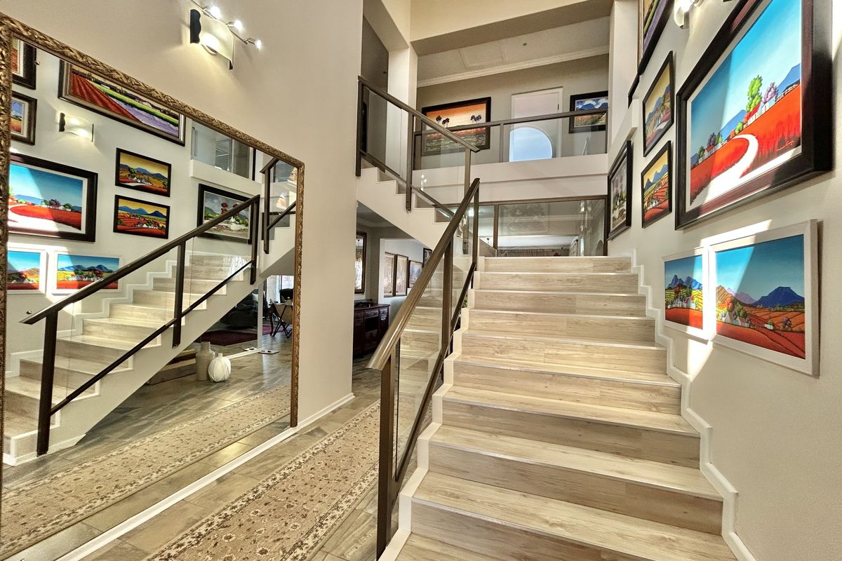 Contemporary Home with flatlet and Exceptional Sea Views - Photo 3