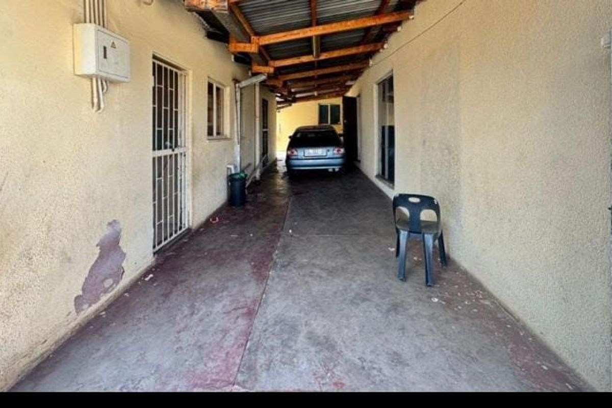 House For Sale In Alberton - Photo 5