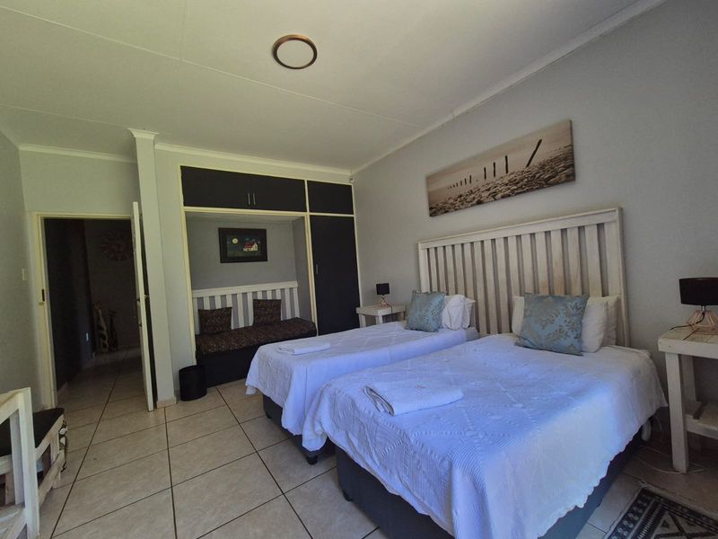 !Perfect Guesthouse that could be YOURS! - Photo 9