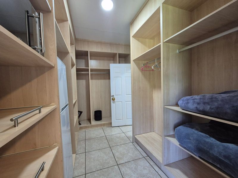 !Perfect Guesthouse that could be YOURS! - Photo 8