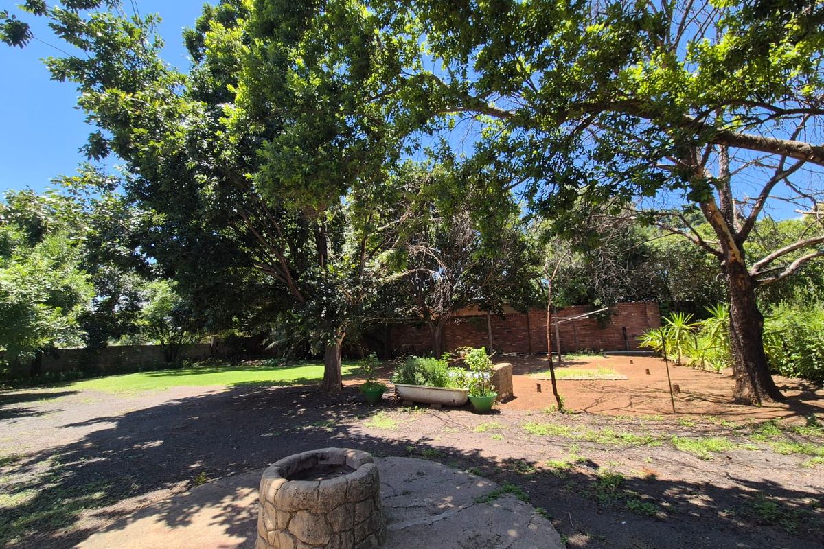 !Perfect Guesthouse that could be YOURS! - Photo 2
