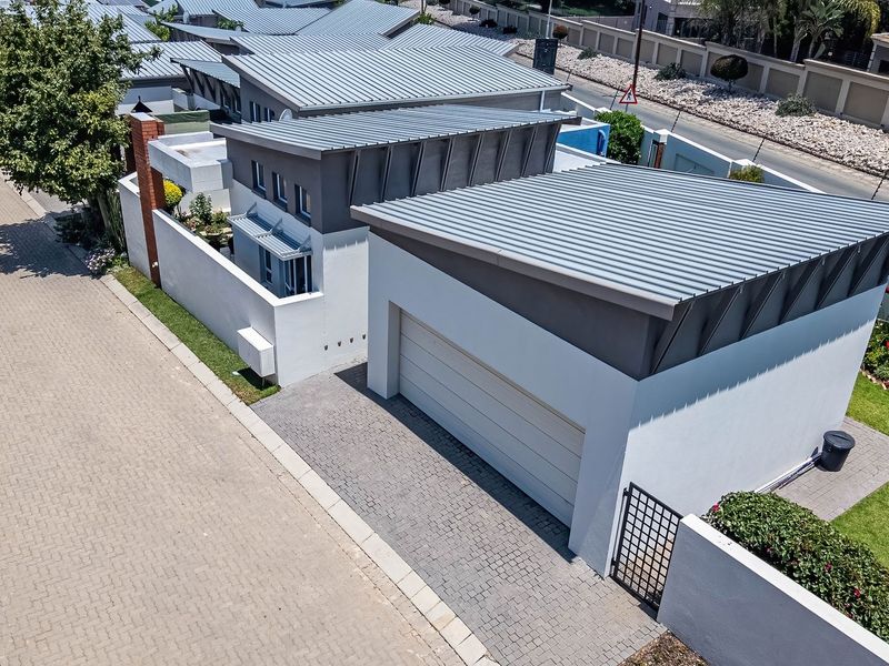 2 Bedroomed Townhouse for sale in Broadacres - Photo 2