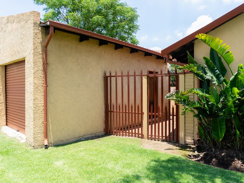 3 Bedroom House in Leachville Ext1 - Photo 7