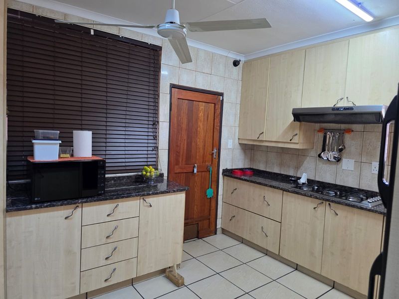 Beautiful 3-Bedroom House for Sale in Sasolburg! - Photo 10