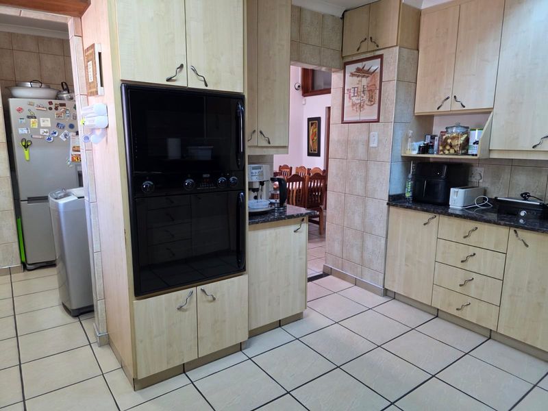 Beautiful 3-Bedroom House for Sale in Sasolburg! - Photo 6