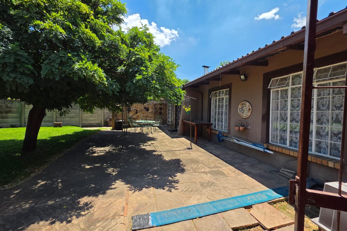 Beautiful 3-Bedroom House for Sale in Sasolburg! - Photo 4