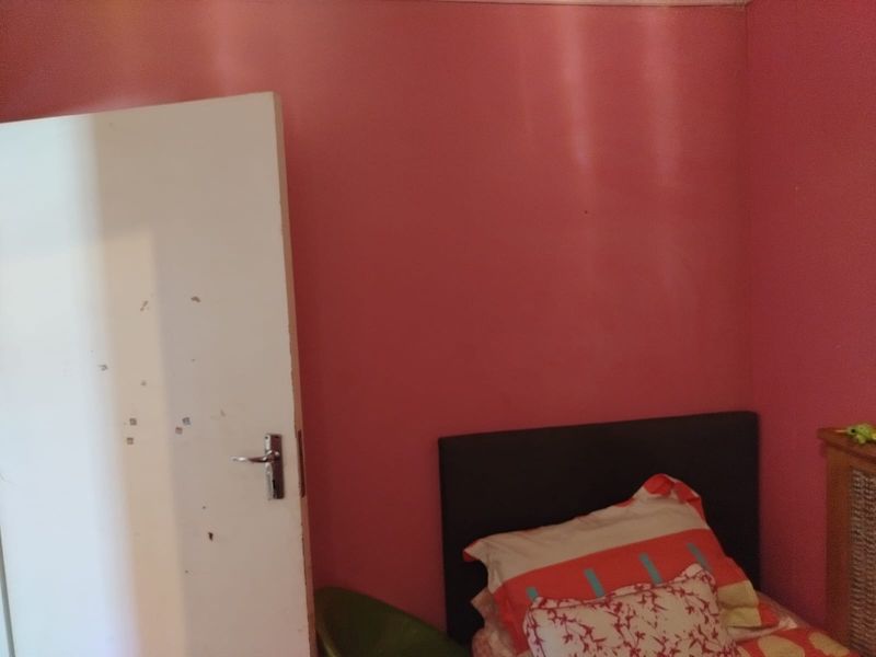 Family Retreat in Savanna City - Photo 9