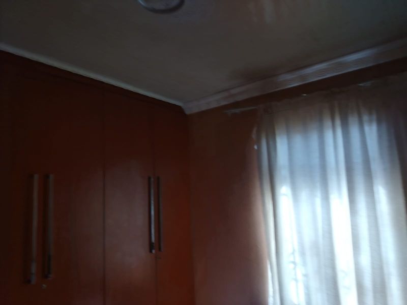 Family Retreat in Savanna City - Photo 7