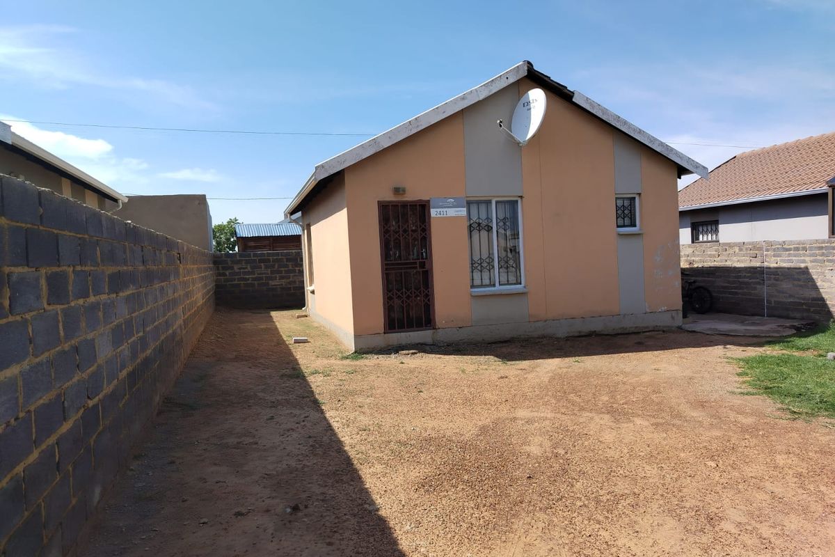 Family Retreat in Savanna City - Photo 4