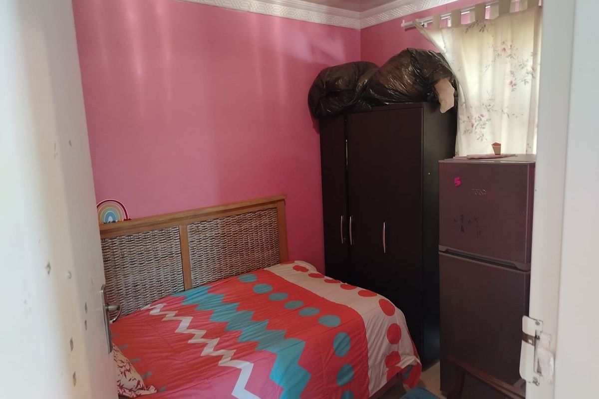 Family Retreat in Savanna City - Photo 5