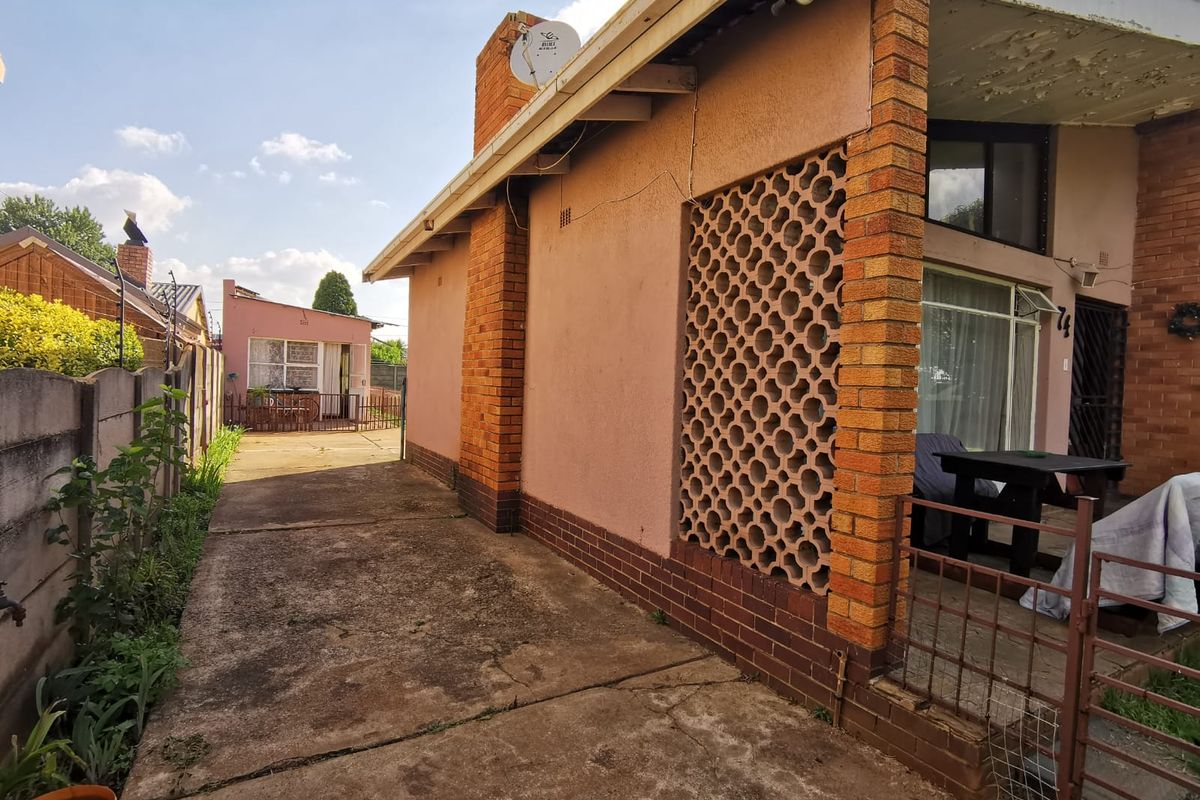 Solid, income-generating property in the heart of Strubenvale. - Photo 4
