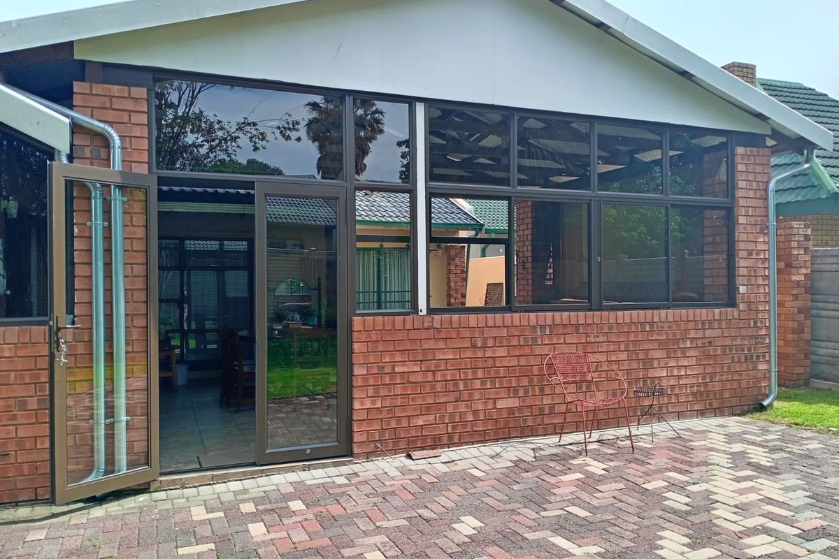 A True Jewel of a Family Home in Secunda - Photo 2