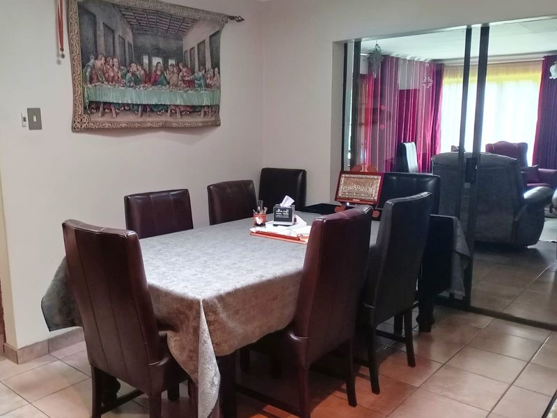 A True Jewel of a Family Home in Secunda - Photo 7