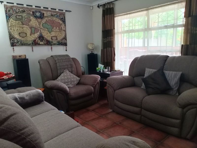 A True Jewel of a Family Home in Secunda - Photo 6