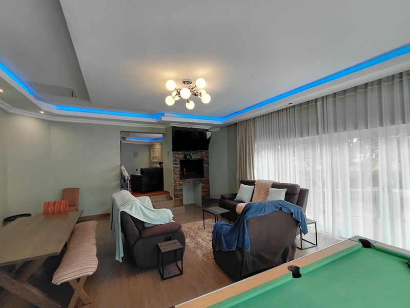 Impressive 7-Bedroom Residence Offering Comfort, Space and Style - Photo 9