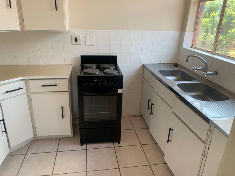 Two Bedroom Rental: Utilities Included, Prepaid Electricity - Photo 3