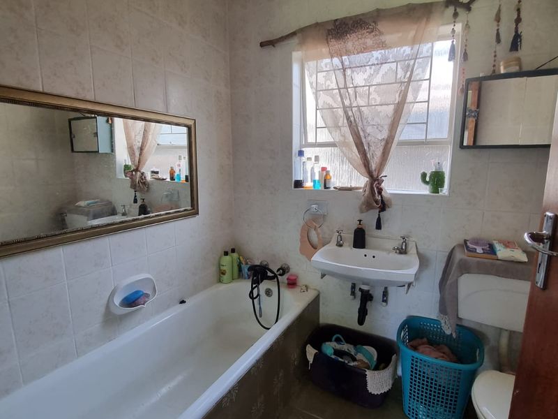 Beautiful Family Home for Sale in Sasolburg - Photo 7