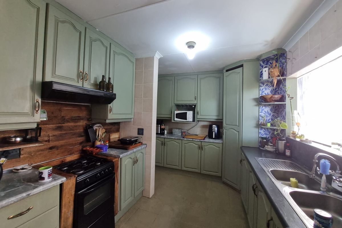 Beautiful Family Home for Sale in Sasolburg - Photo 3