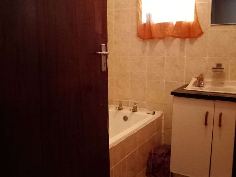 Convenient & Cozy house - Photo 10