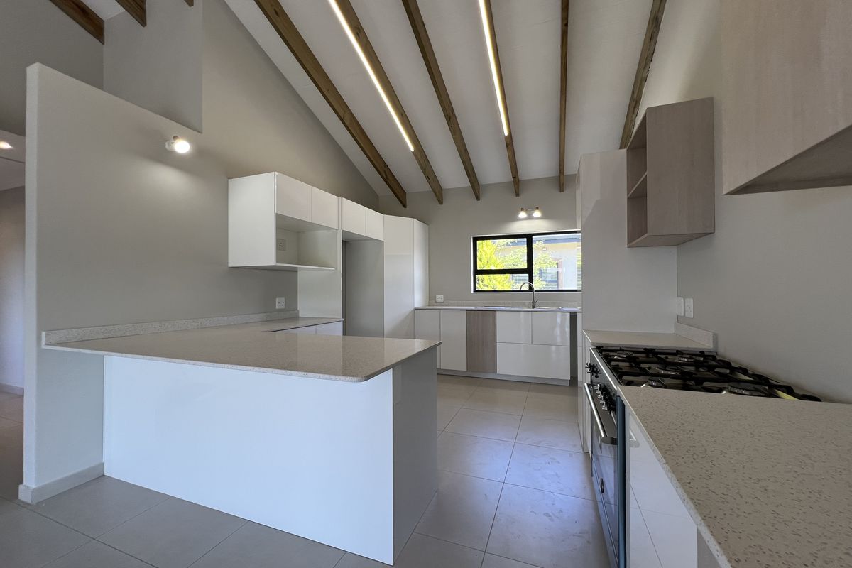 Family Home on Green Belt - Photo 4