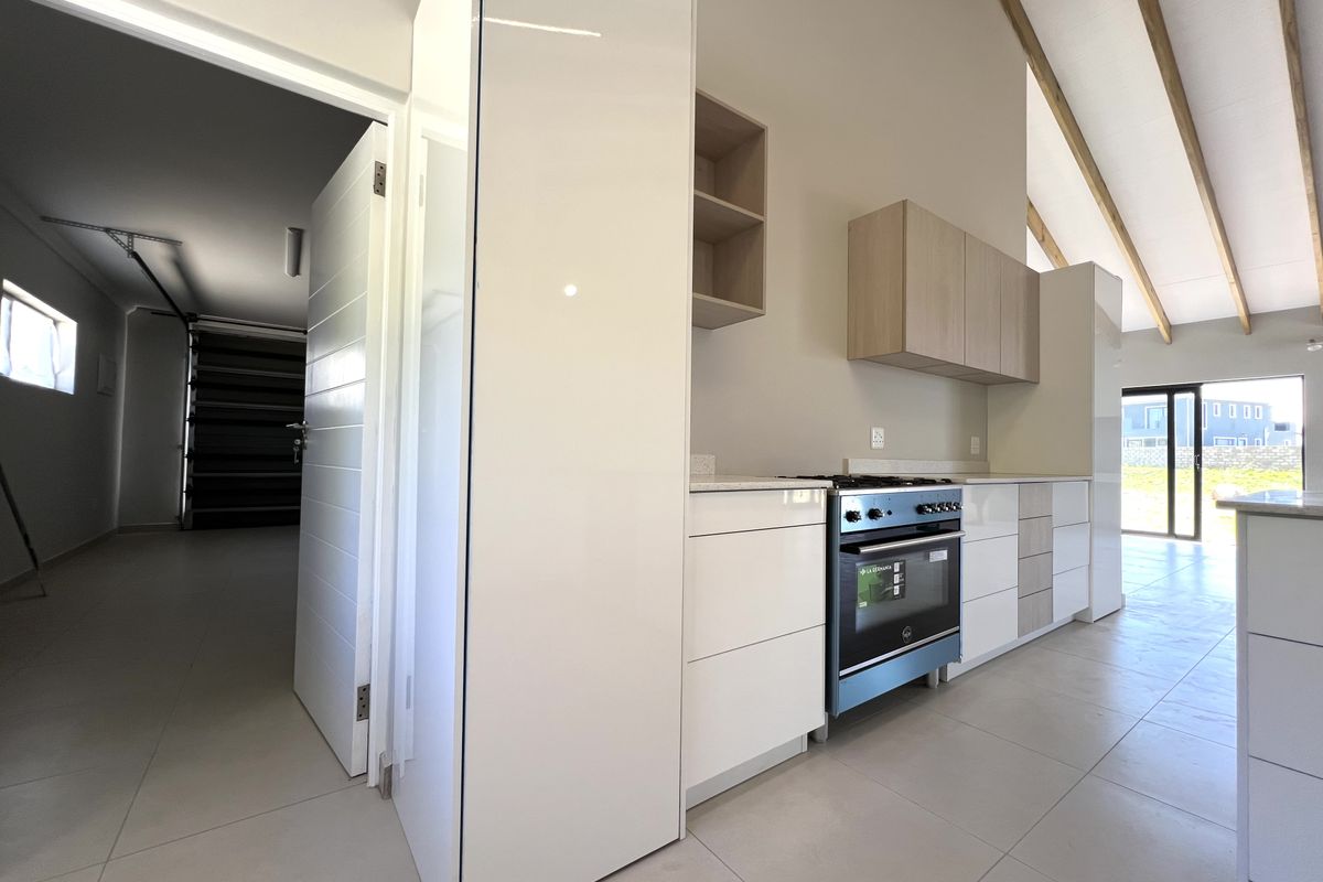 Family Home on Green Belt - Photo 3