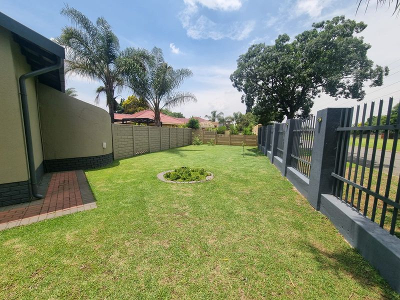 Stunning 3 bedroom,2 bathroom in Freeway Park, Boksburg - Photo 4