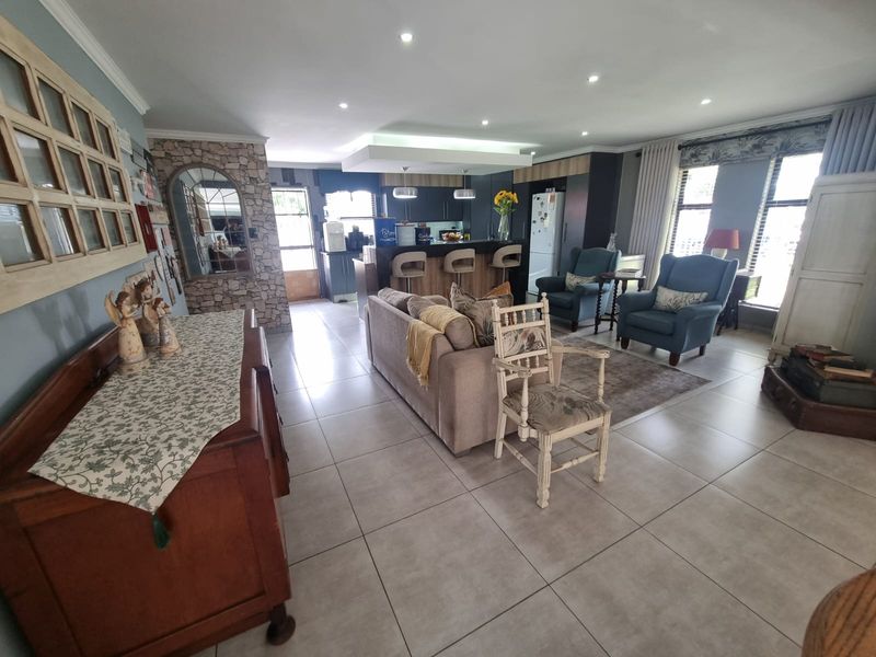 Stunning 3 bedroom,2 bathroom in Freeway Park, Boksburg - Photo 6
