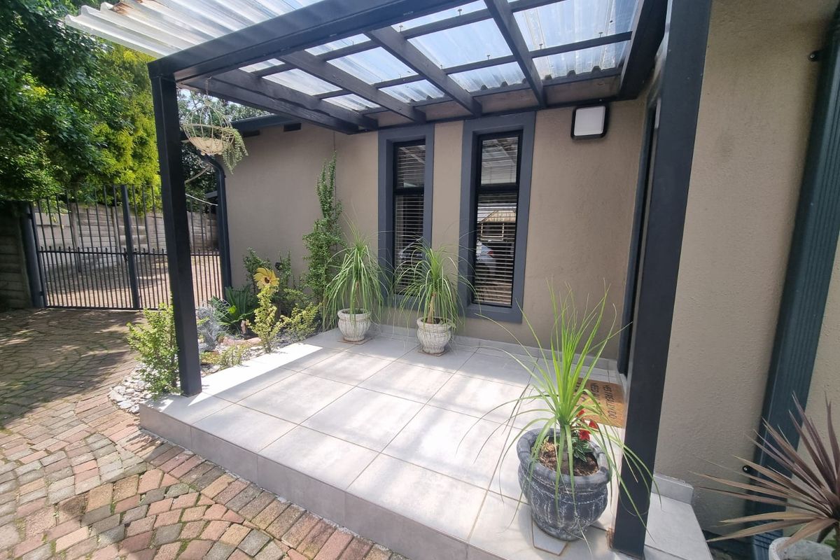 Stunning 3 bedroom,2 bathroom in Freeway Park, Boksburg - Photo 5