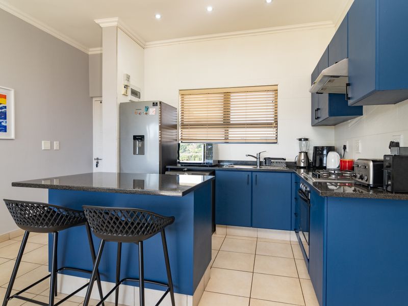 Well-presented and spacious apartment boasting panoramic sea views, ideally positioned!!! - Photo 2