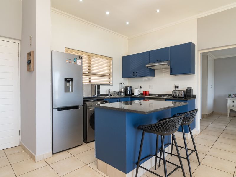 Well-presented and spacious apartment boasting panoramic sea views, ideally positioned!!! - Photo 6