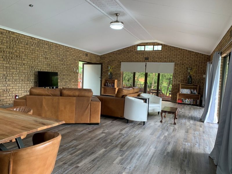 Elevated Bushveld Living with Panoramic Mountain Views – Kranspoort Vakansiedorp - Photo 8