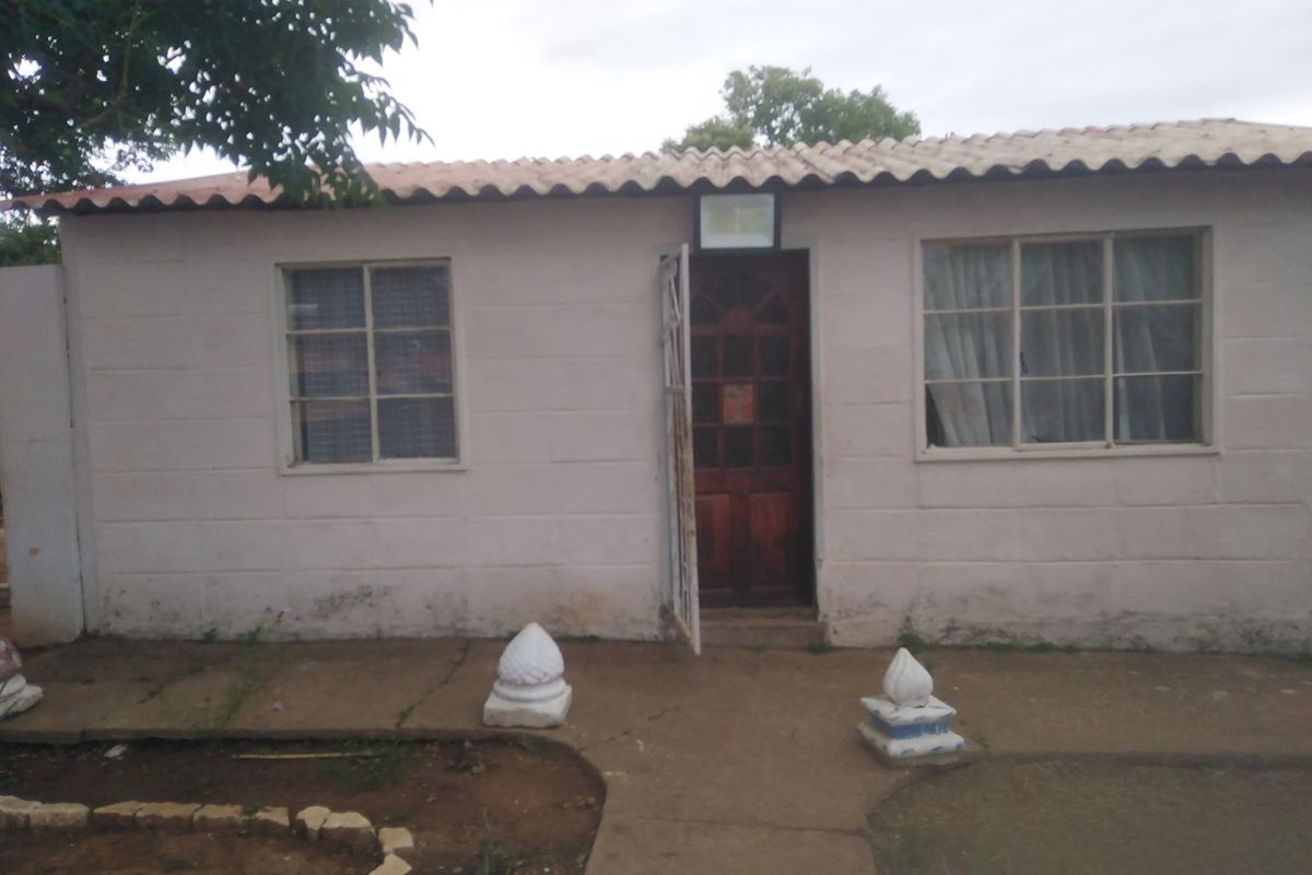 Bargain Rosedale Home – Only R320,000! - Photo 2