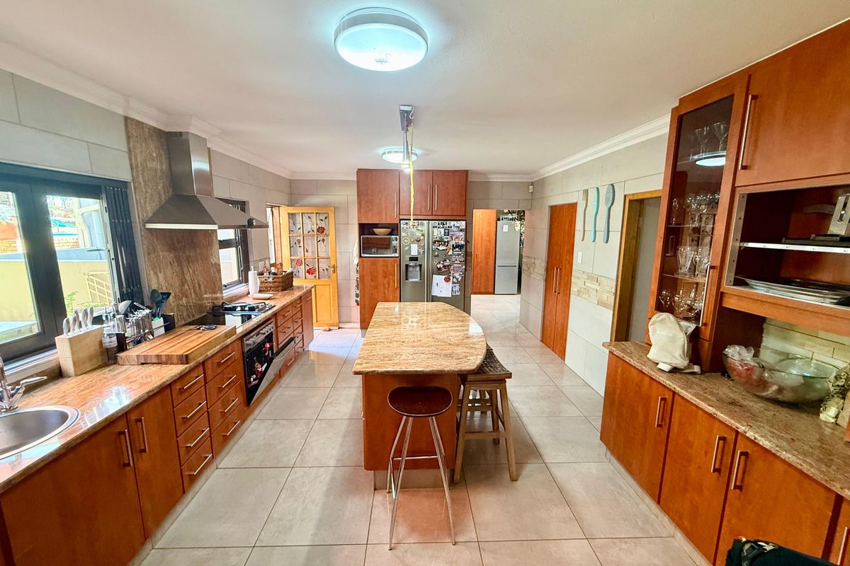 Stunning Modern Family Home with Granny Flat in Secure Meyerton Complex - Photo 4