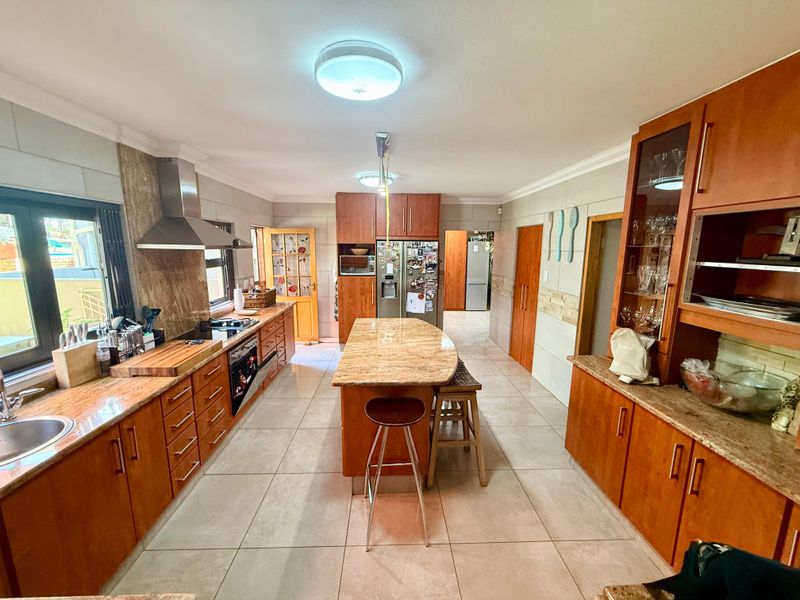 Stunning Modern Family Home with Granny Flat in Secure Meyerton Complex - Photo 4