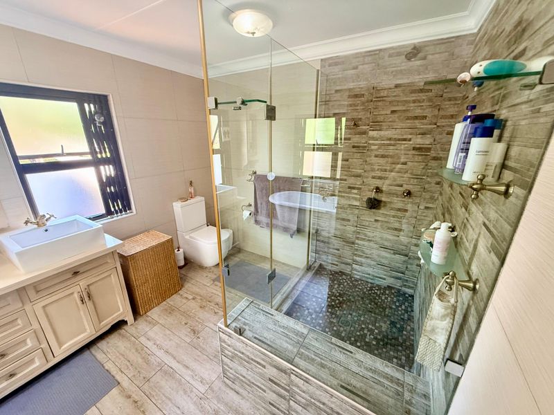 Stunning Modern Family Home with Granny Flat in Secure Meyerton Complex - Photo 8