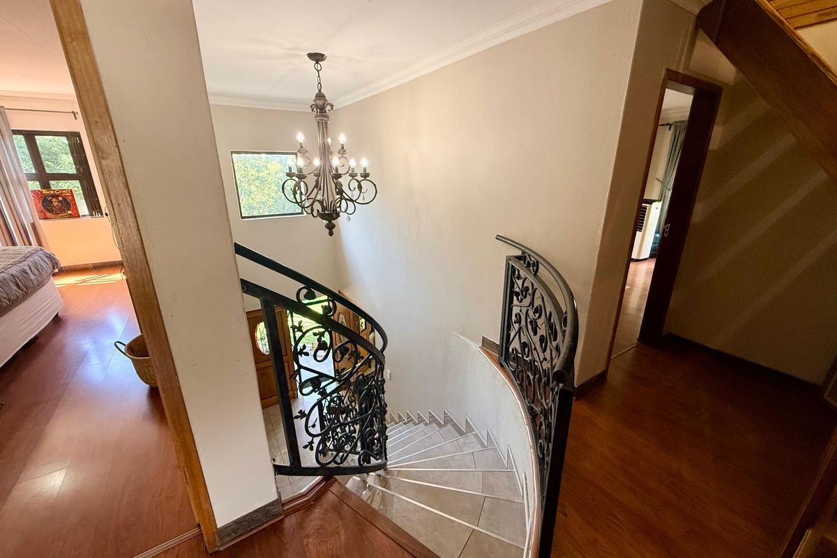 Stunning Modern Family Home with Granny Flat in Secure Meyerton Complex - Photo 2