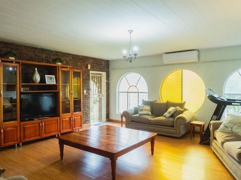 3 Bed Home 2 Flatlets For Sale Les Marais - Photo 7