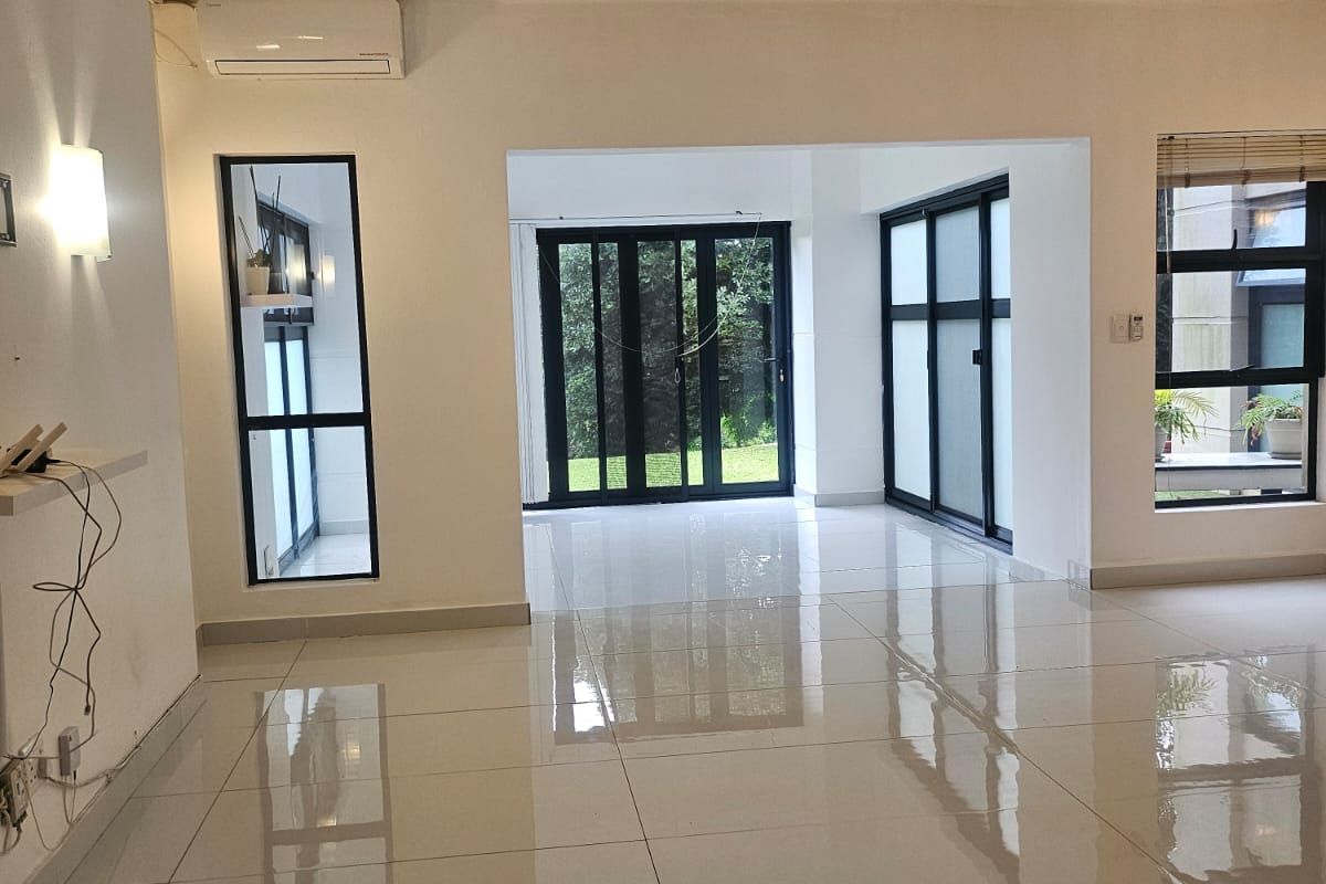 Palm Lakes townhouse investment - Photo 2