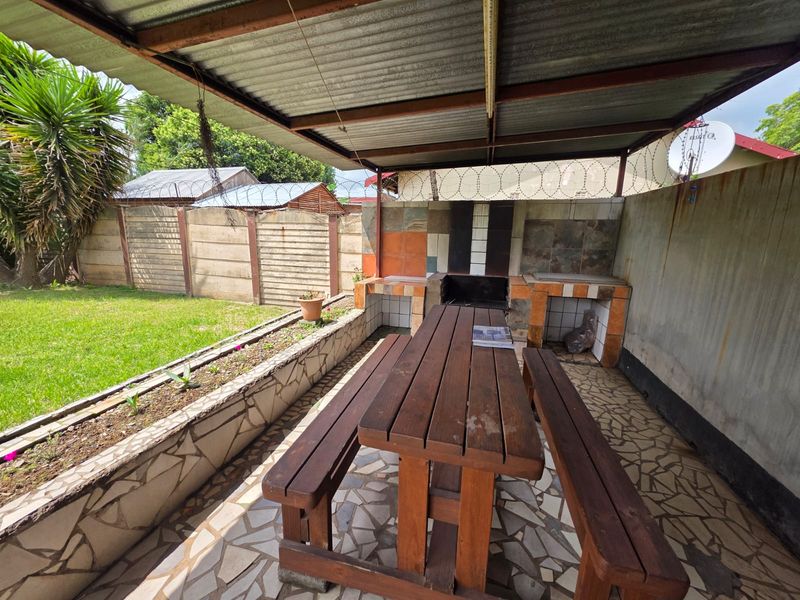 House for Sale in CW6 – Great Potential! - Photo 1