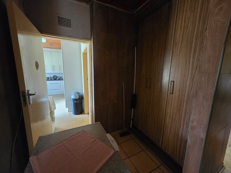House for Sale in CW6 – Great Potential! - Photo 8
