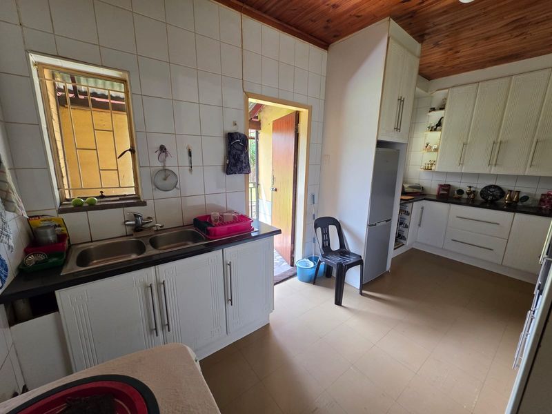 House for Sale in CW6 – Great Potential! - Photo 7