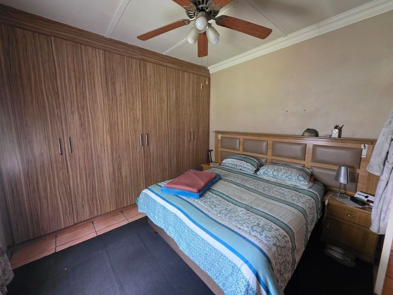 House for Sale in CW6 – Great Potential! - Photo 6