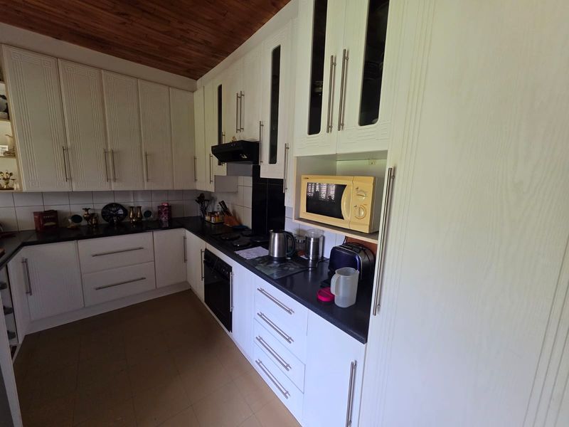 House for Sale in CW6 – Great Potential! - Photo 3
