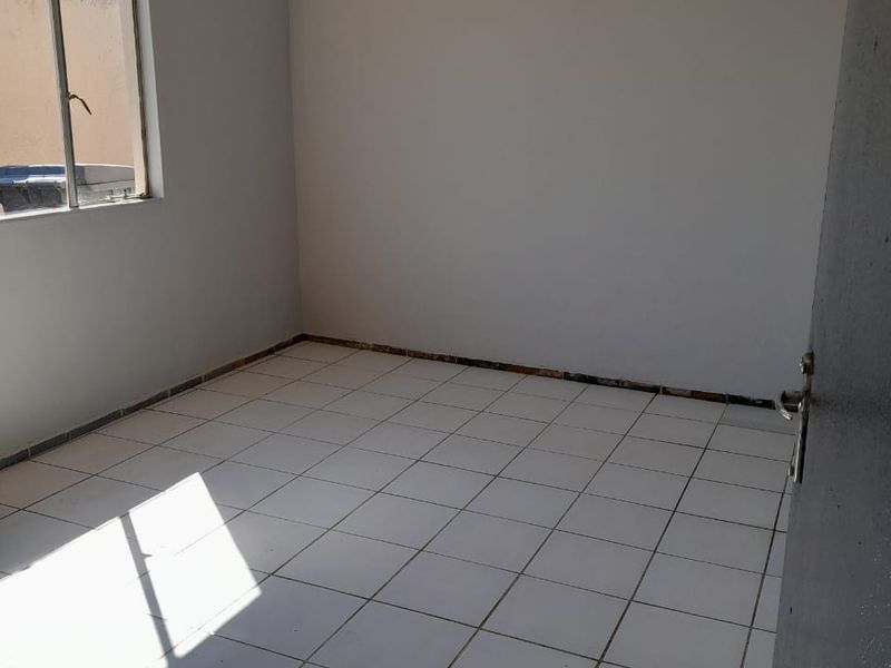 Charming 1-Bedroom Garden Cottage to Let -Water & Eletricity Included - Photo 3