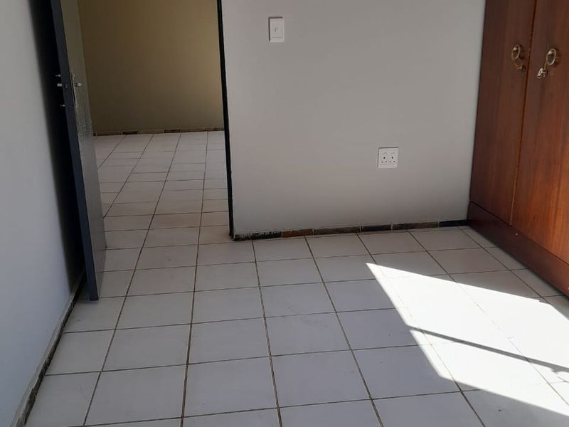 Charming 1-Bedroom Garden Cottage to Let -Water & Eletricity Included - Photo 6